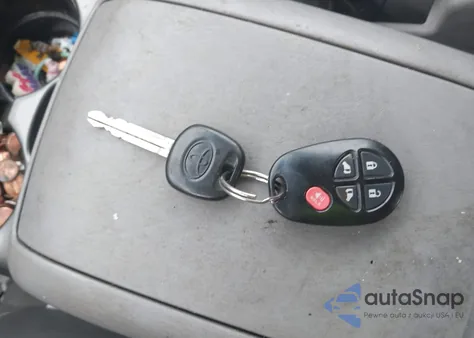 2009 Toyota Sienna Xle z USA, uszkodzony, nr VIN 5TDZK22C19S236011